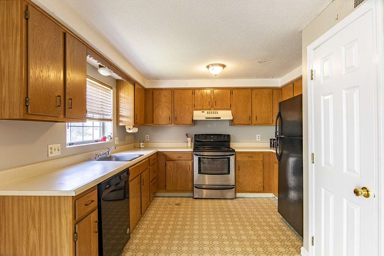 92 East Ridge Road Merrimack, NH 03054 - Photo 5 of 16