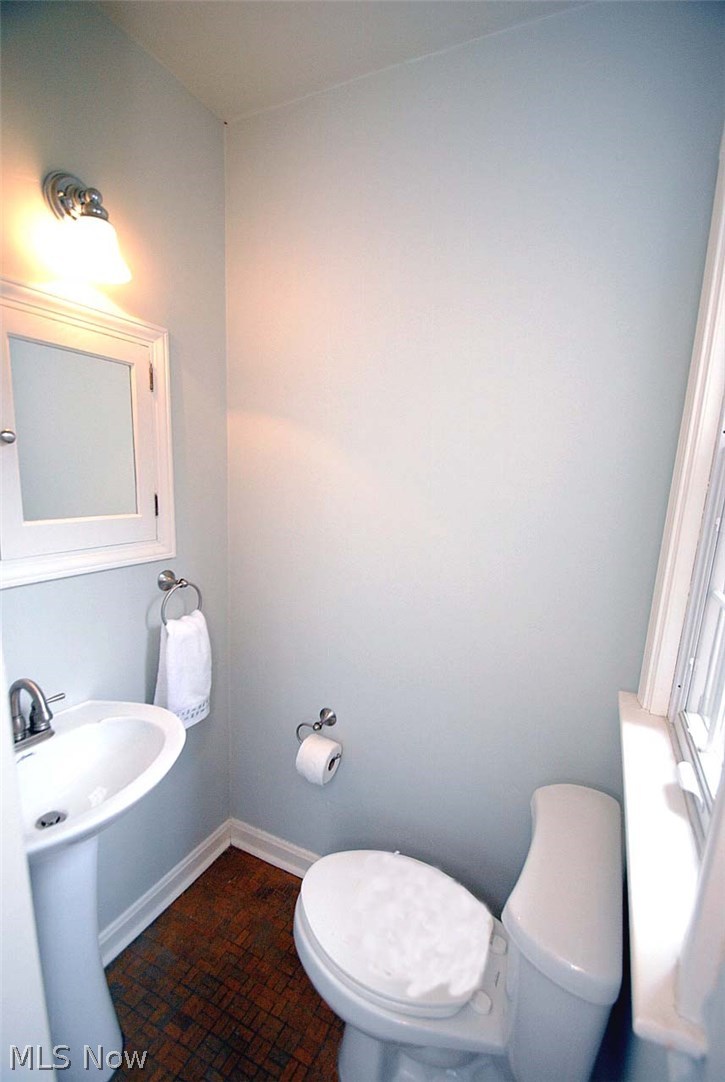 3376 Daleford Road Cleveland, OH 44120 - Photo 15 of 35 FRESHLY PAINTED POWDER ROOM ON 1ST FLOOR
