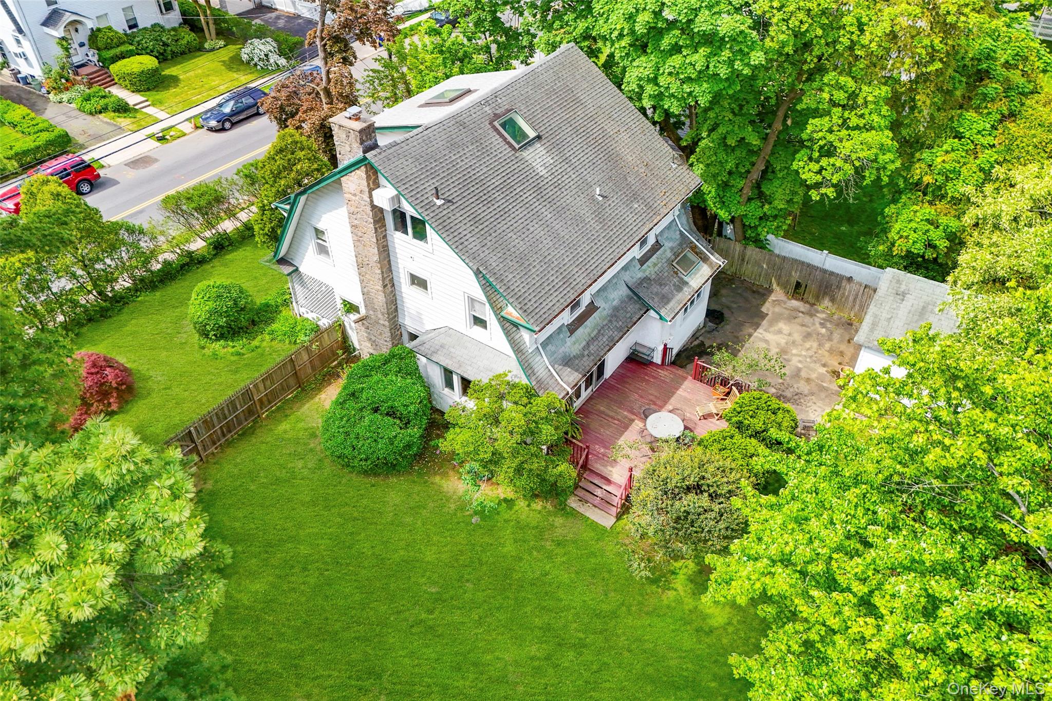 197 Coligni Avenue New Rochelle, NY 10801 - Photo 3 of 36
