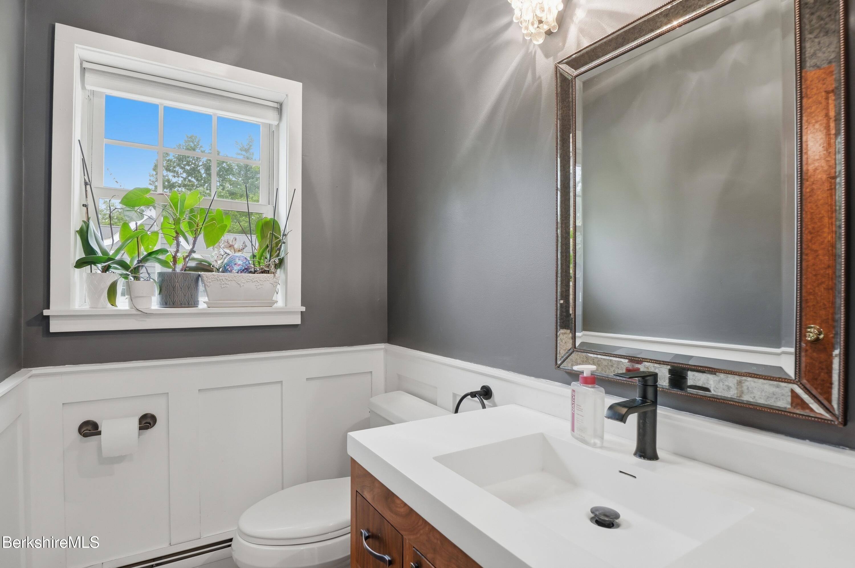 354 Notch Road North Adams, MA 01247 - Photo 13 of 30 DSC03537