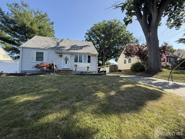 $570,000 | 39 Stratford Road, East Brunswick, NJ 08816
