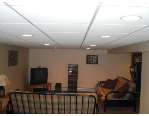 376 Massasoit Road Worcester, MA 01604 - Photo 4 of 12 Gallery Image 4