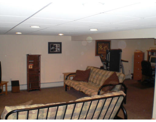 376 Massasoit Road Worcester, MA 01604 - Photo 5 of 12 Gallery Image 5