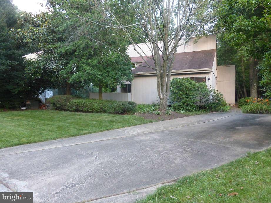 9323 Raintree Road Burke, VA 22015 - Photo 1 of 18 Exterior Front