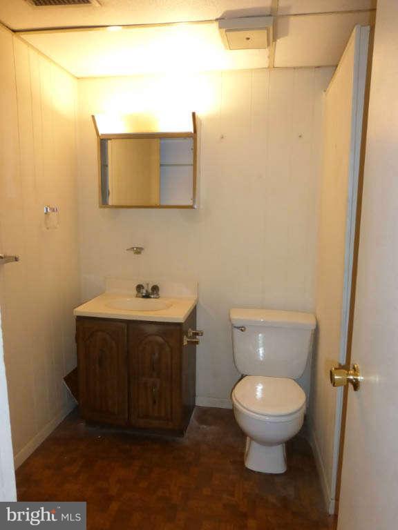 9323 Raintree Road Burke, VA 22015 - Photo 18 of 18 Bath