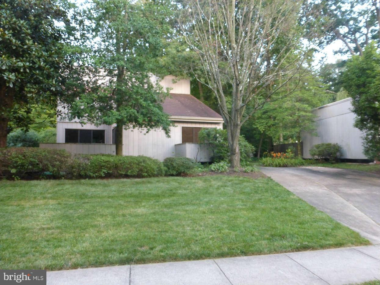 9323 Raintree Road Burke, VA 22015 - Photo 3 of 18 Exterior General