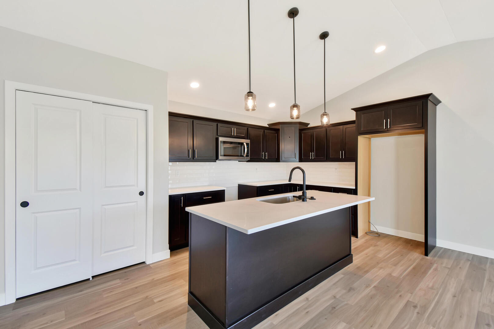 707 Cates Drive Mahomet, IL 61853 - Photo 5 of 23