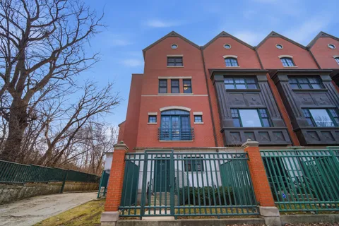 $510,000 | 4323 West Peterson Avenue, Chicago, IL 60646