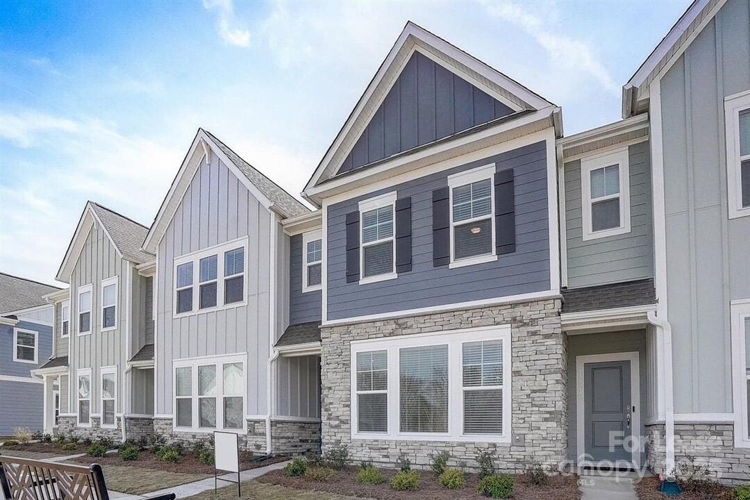 13105 Settlers Trail Court, Unit SPARTAN Charlotte, NC 28278 - Photo 2 of 13