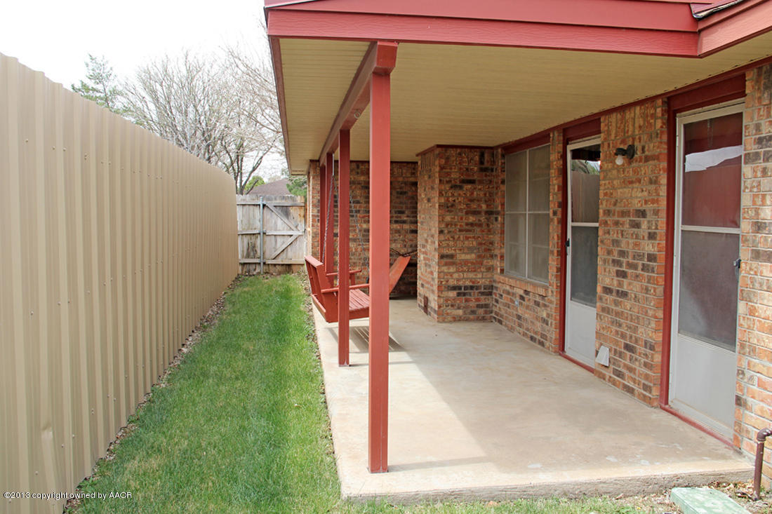 7103 Hatton Road Amarillo, TX 79110 - Photo 4 of 28 a view of entryway front of house