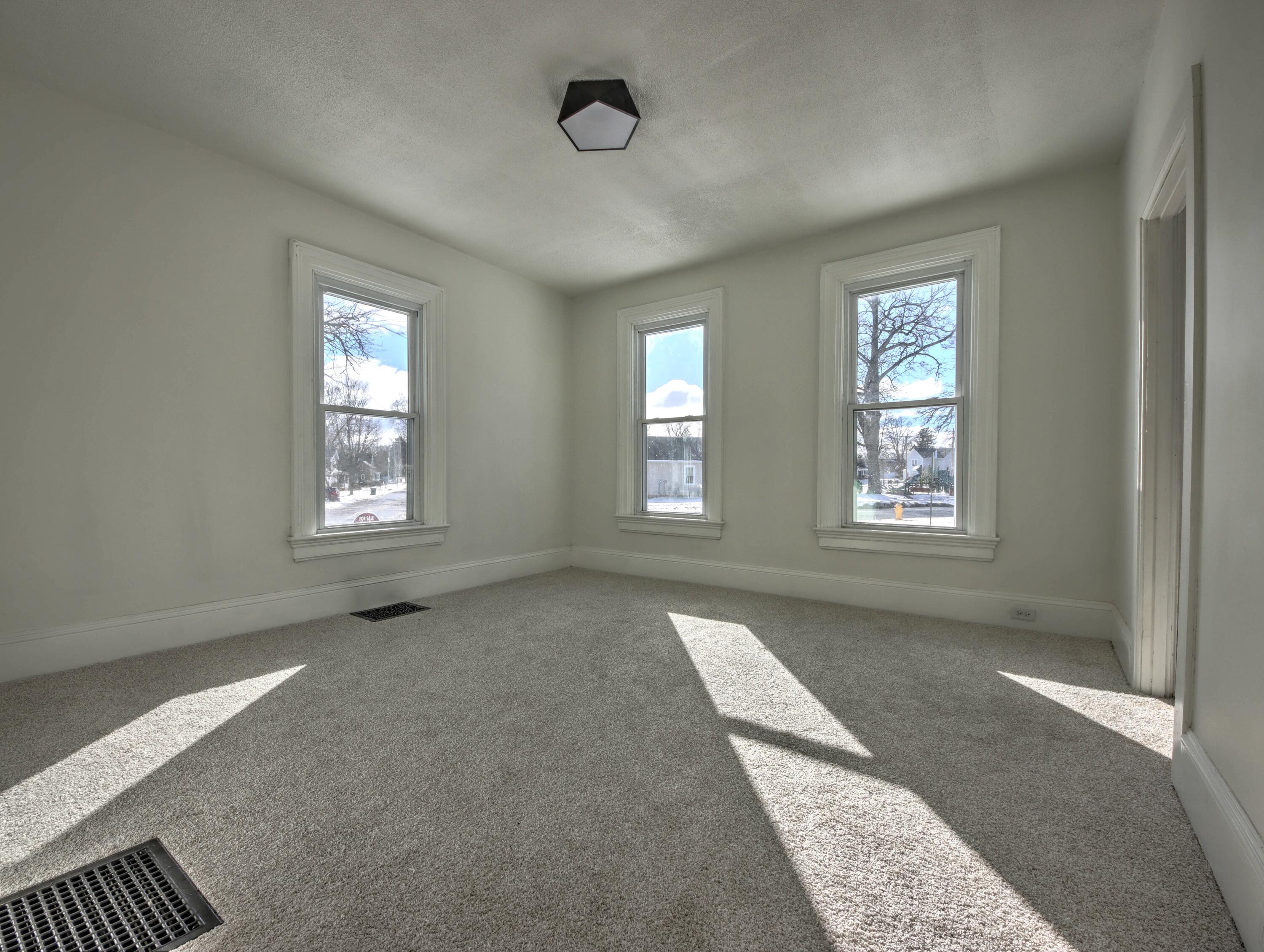 117 Patton Street La Porte, IN 46350 - Photo 4 of 34 3000x2259