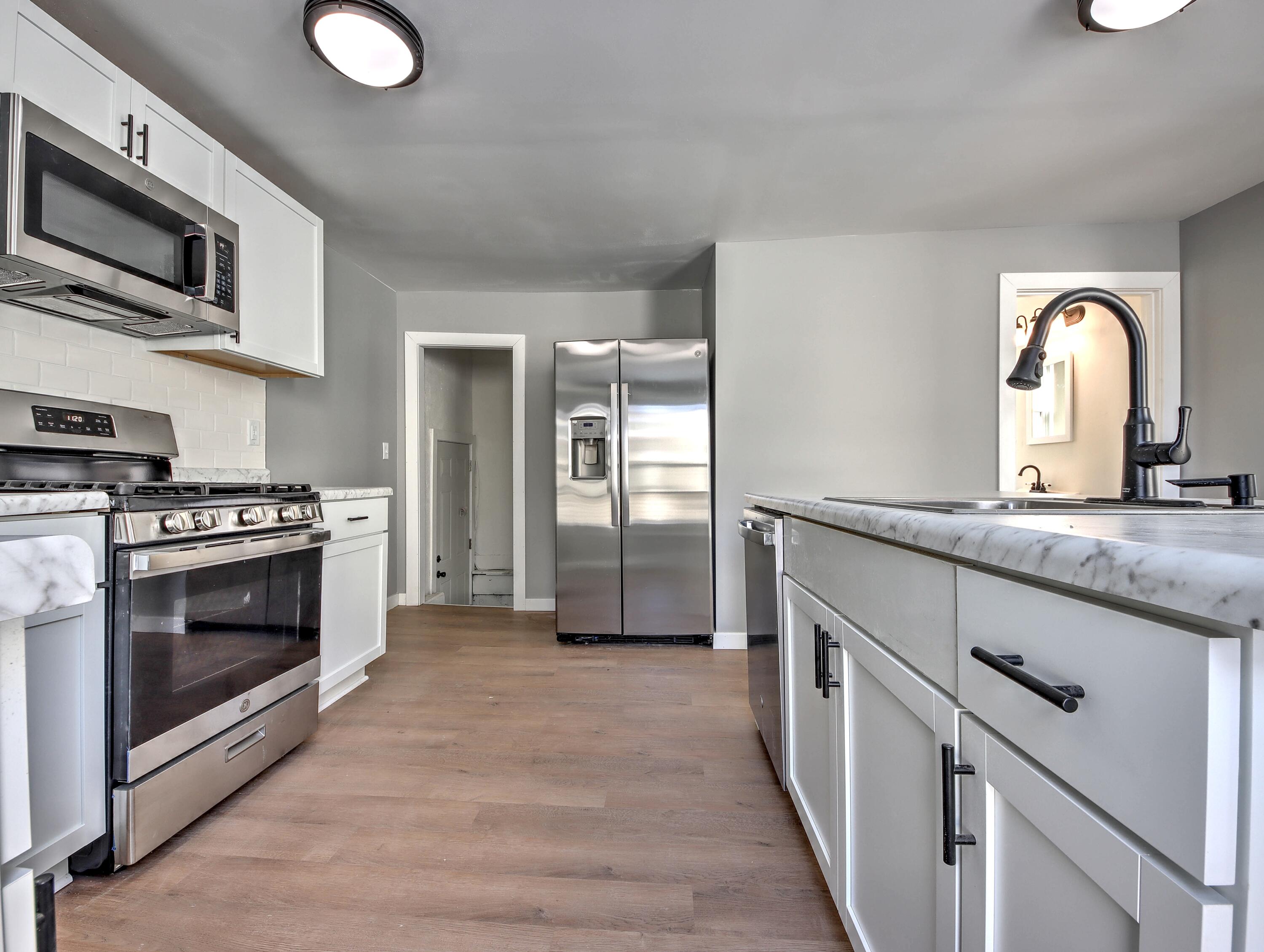 117 Patton Street La Porte, IN 46350 - Photo 8 of 34 3000x2259