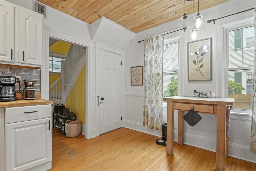 100 King Philip Road Worcester, MA 01606 - Photo 17 of 34