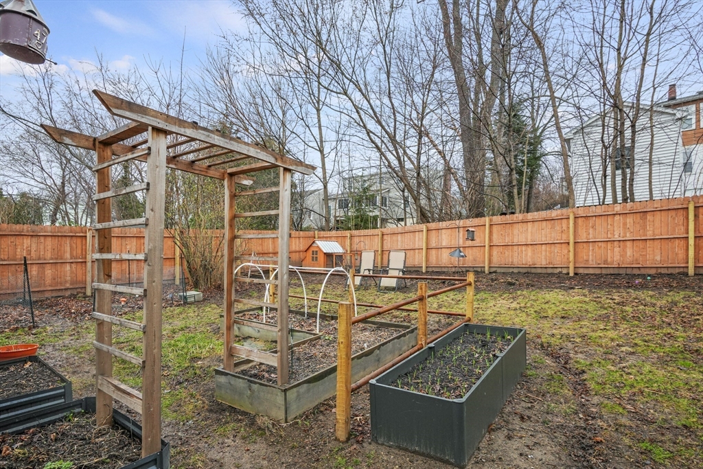 100 King Philip Road Worcester, MA 01606 - Photo 33 of 34