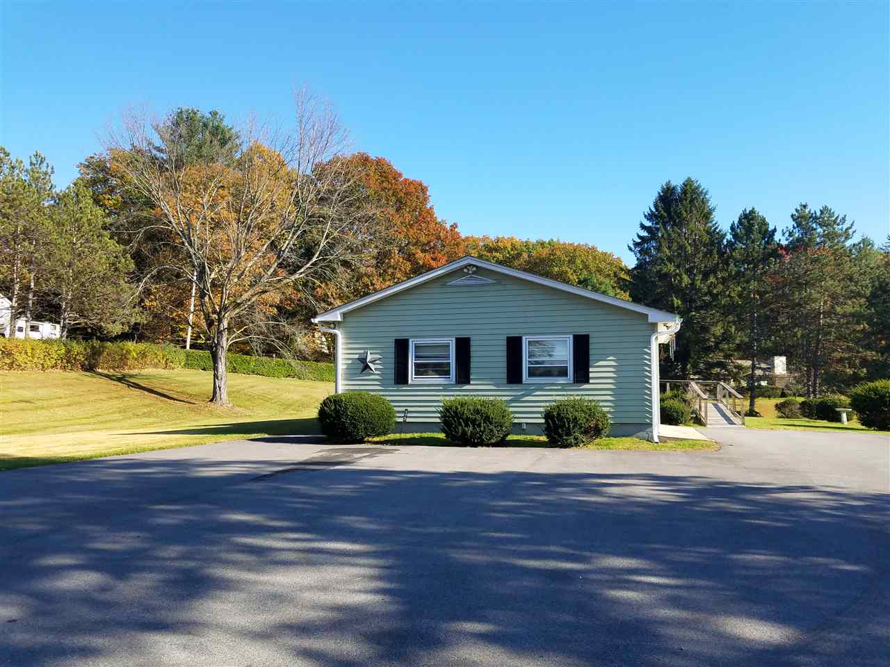 172 Pinewoods Road Pittsford, VT 05763 - Photo 2 of 24