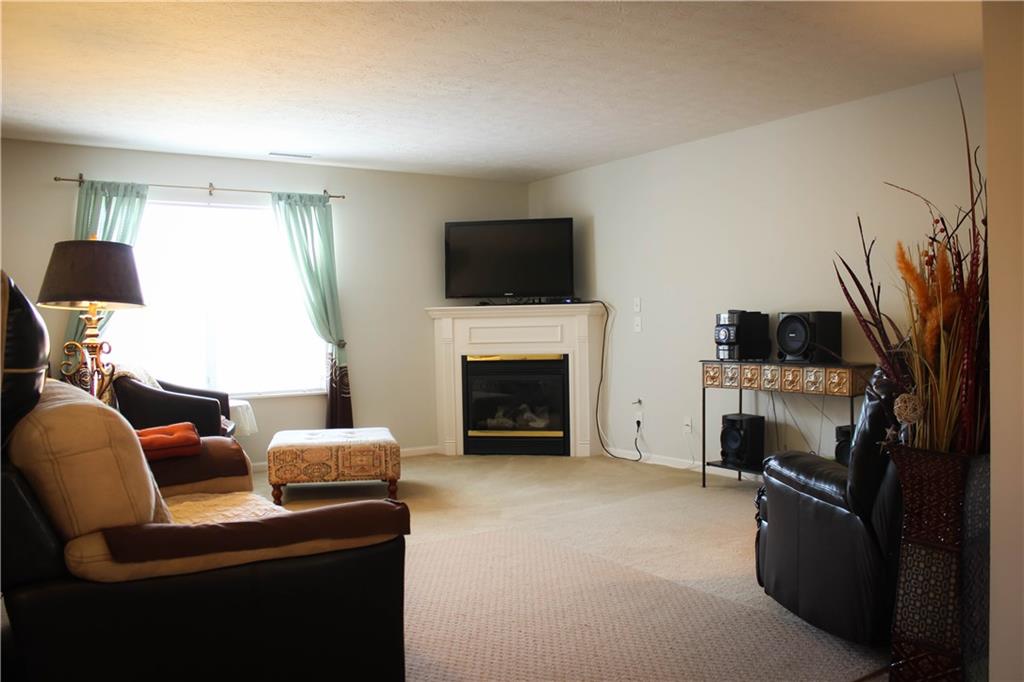 3592 Newberry Road Plainfield, IN 46168 - Photo 5 of 22