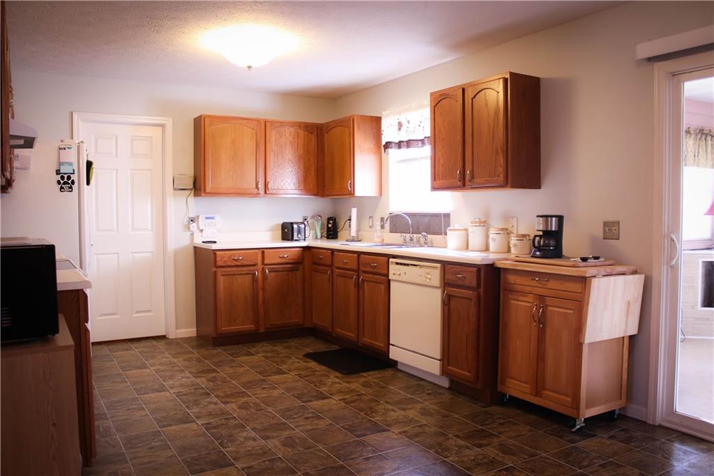 3592 Newberry Road Plainfield, IN 46168 - Photo 7 of 22