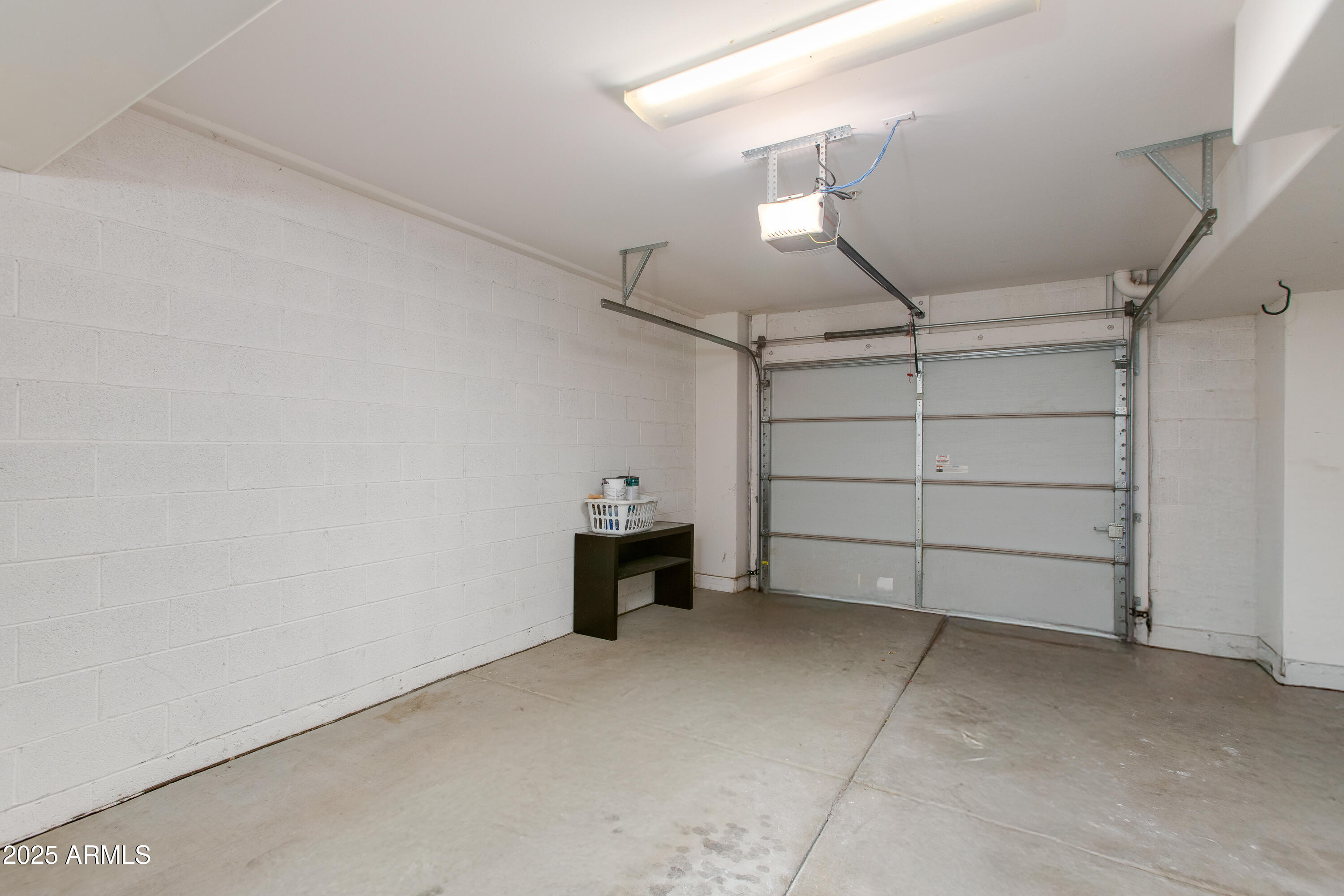 581 South Roosevelt Street Tempe, AZ 85281 - Photo 11 of 14 a view of a garage