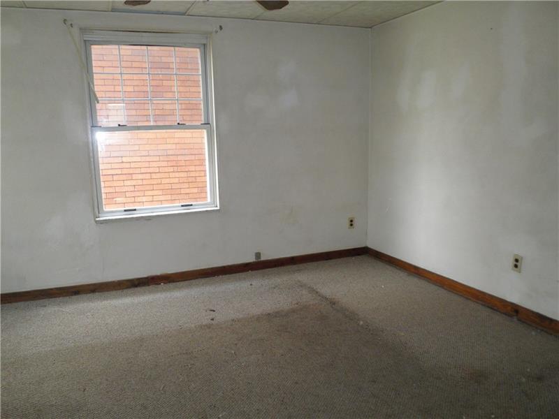 122 Ruth Street Pittsburgh, PA 15211 - Photo 12 of 23 2nd floor bedroom or additional family room