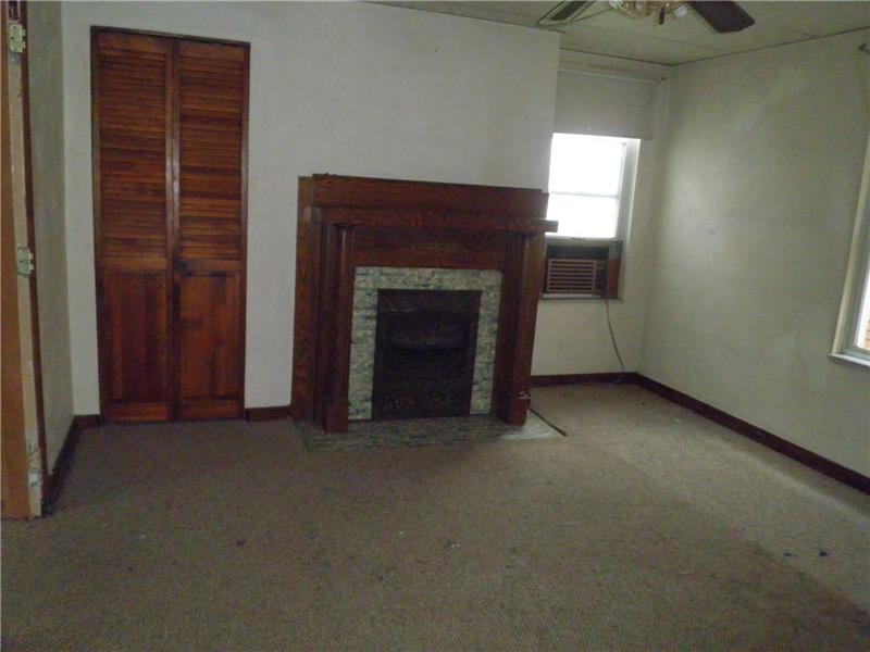 122 Ruth Street Pittsburgh, PA 15211 - Photo 14 of 23 2nd floor bedroom