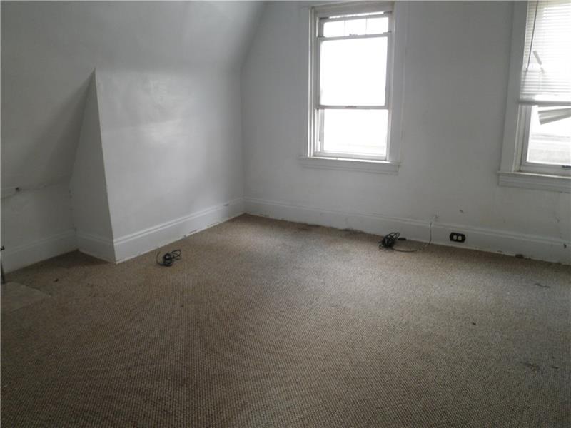 122 Ruth Street Pittsburgh, PA 15211 - Photo 17 of 23 3rd floor bedroom