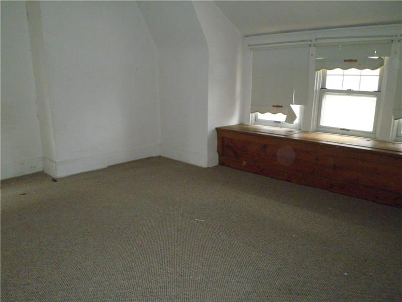 122 Ruth Street Pittsburgh, PA 15211 - Photo 19 of 23 4th bedroom