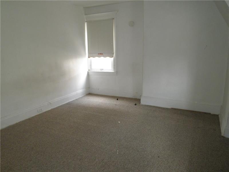 122 Ruth Street Pittsburgh, PA 15211 - Photo 20 of 23 4th bedroom