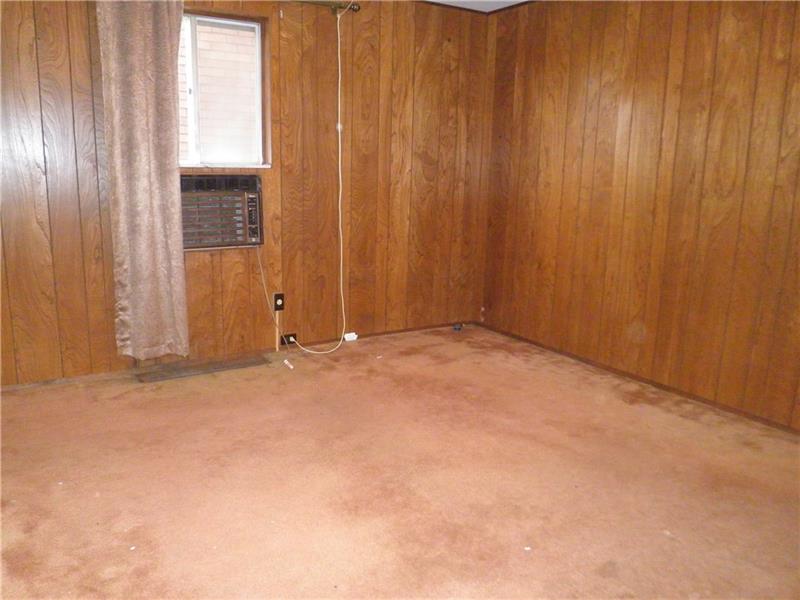 122 Ruth Street Pittsburgh, PA 15211 - Photo 4 of 23 First floor dining room