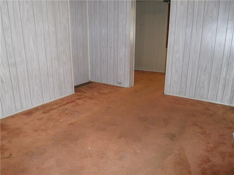 122 Ruth Street Pittsburgh, PA 15211 - Photo 6 of 23 First floor living room