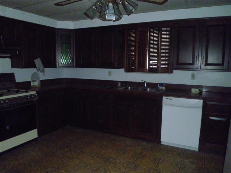 122 Ruth Street Pittsburgh, PA 15211 - Photo 7 of 23 First floor kitchen.