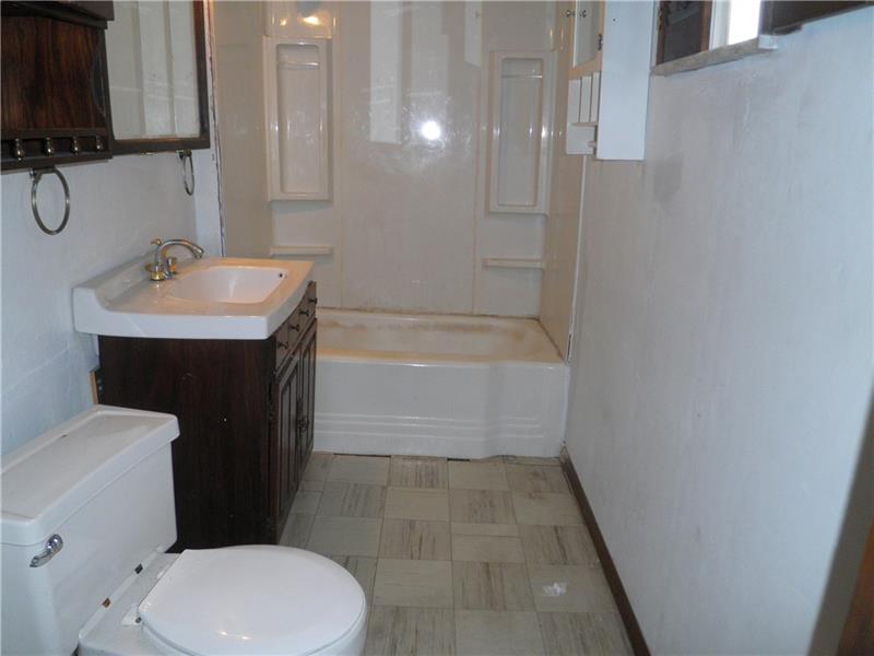 122 Ruth Street Pittsburgh, PA 15211 - Photo 9 of 23 First floor bathroom