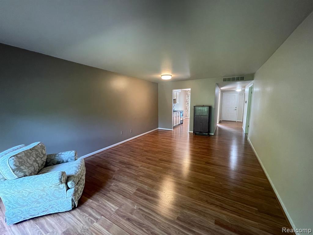 986 Wexford Way Rochester Hills, MI 48307 - Photo 7 of 15