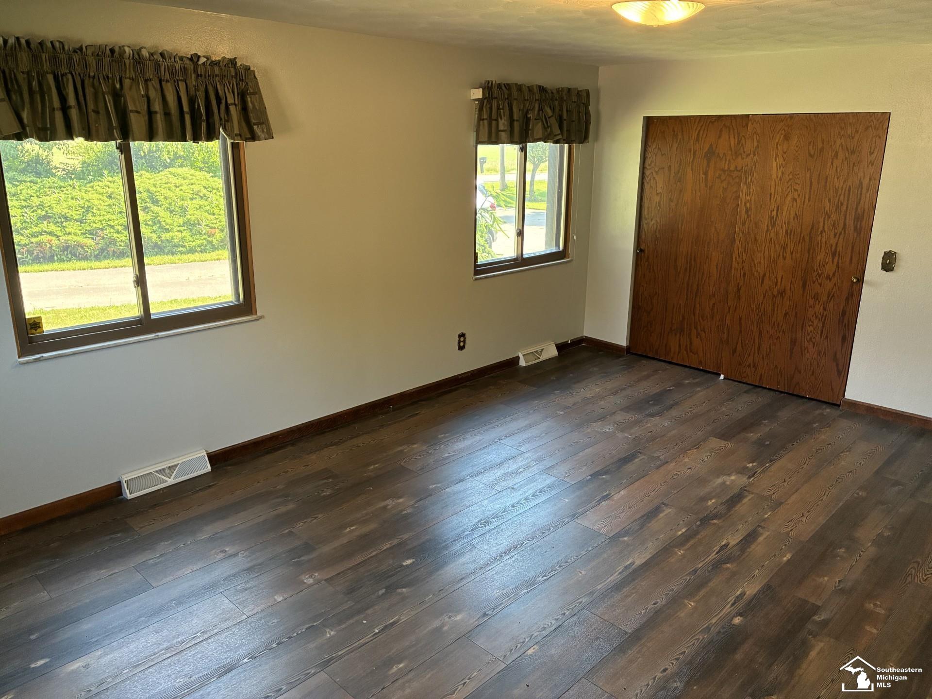 1303 West Erie Road Temperance, MI 48182 - Photo 21 of 30