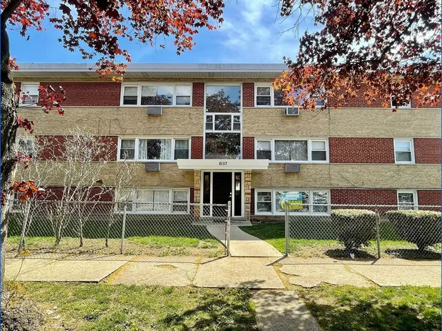 $1,950 | 6157 West Montrose Avenue, Unit GS, Chicago, IL 60634