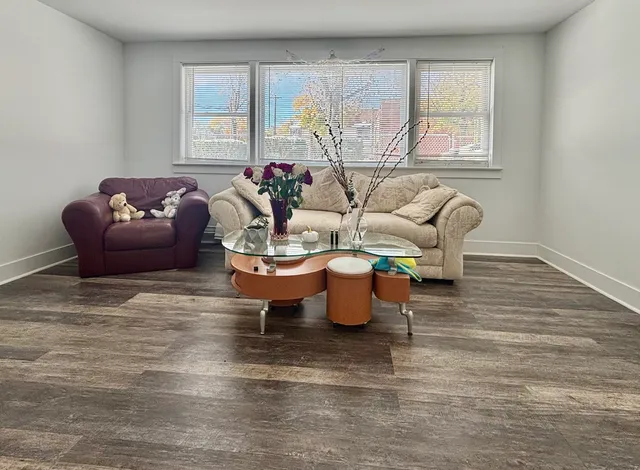 $1,950 | 6157 West Montrose Avenue, Unit GS, Chicago, IL 60634