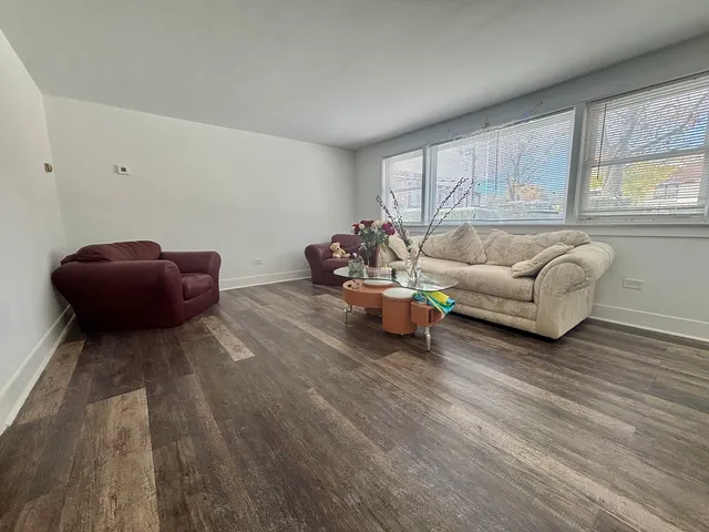 $1,950 | 6157 West Montrose Avenue, Unit GS, Chicago, IL 60634