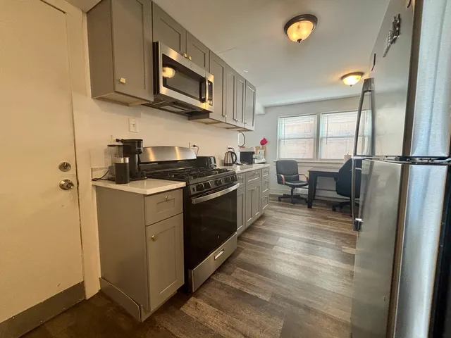 $1,950 | 6157 West Montrose Avenue, Unit GS, Chicago, IL 60634