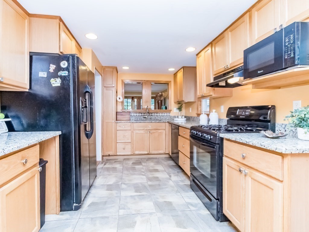 28 Sumner Road Billerica, MA 01862 - Photo 18 of 42 Gallery Image 18