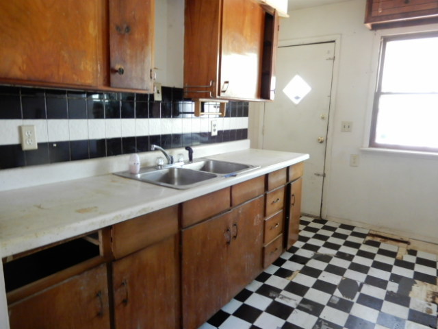 573 Moore Street Kankakee, IL 60901 - Photo 7 of 11