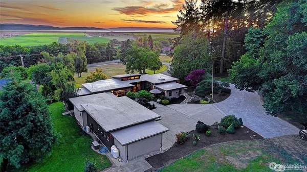 $1,750,000 | 28407 Pioneer Highway, Stanwood, WA 98292