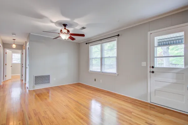 $2,095 | 1502 Woodcrest Avenue, Charleston, SC 29407