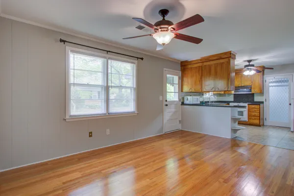 $2,095 | 1502 Woodcrest Avenue, Charleston, SC 29407