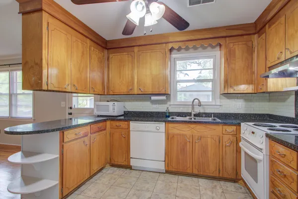$2,095 | 1502 Woodcrest Avenue, Charleston, SC 29407