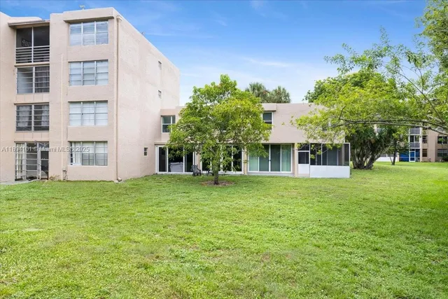 $395,000 | 9450 Live Oak Place, Unit 109, Davie, FL 33324