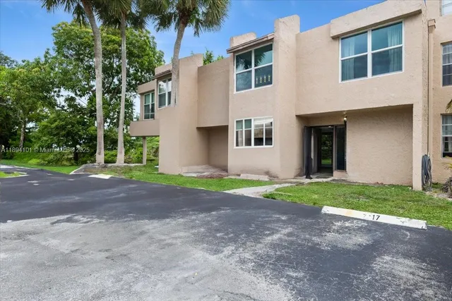 $395,000 | 9450 Live Oak Place, Unit 109, Davie, FL 33324