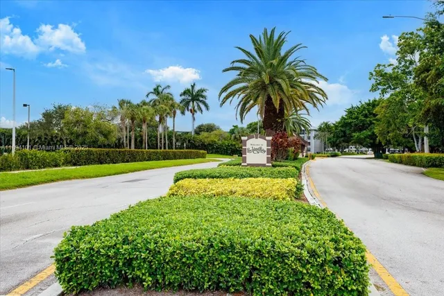 $395,000 | 9450 Live Oak Place, Unit 109, Davie, FL 33324
