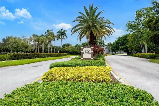 $395,000 | 9450 Live Oak Place, Unit 109, Davie, FL 33324