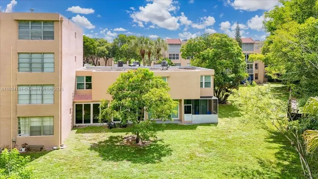 $395,000 | 9450 Live Oak Place, Unit 109, Davie, FL 33324