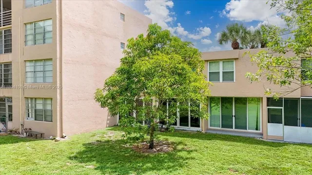 $395,000 | 9450 Live Oak Place, Unit 109, Davie, FL 33324