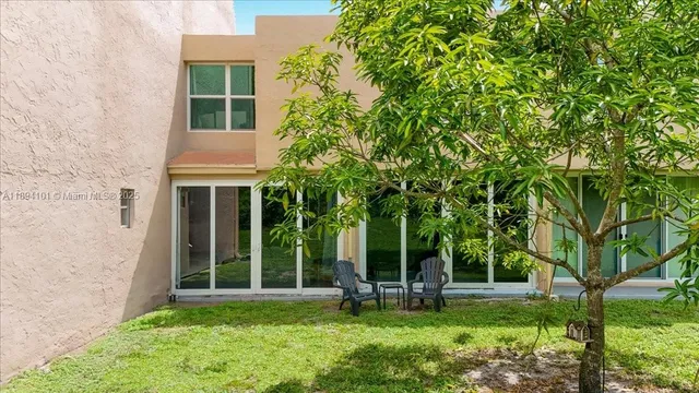 $395,000 | 9450 Live Oak Place, Unit 109, Davie, FL 33324
